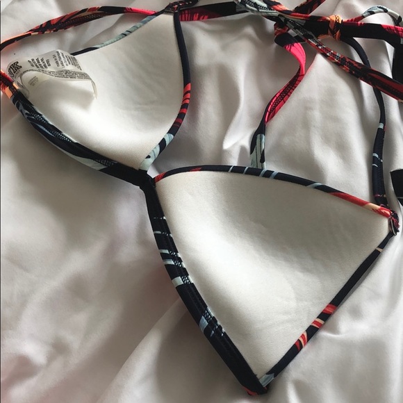 Floral Bikini top - Picture 5 of 6